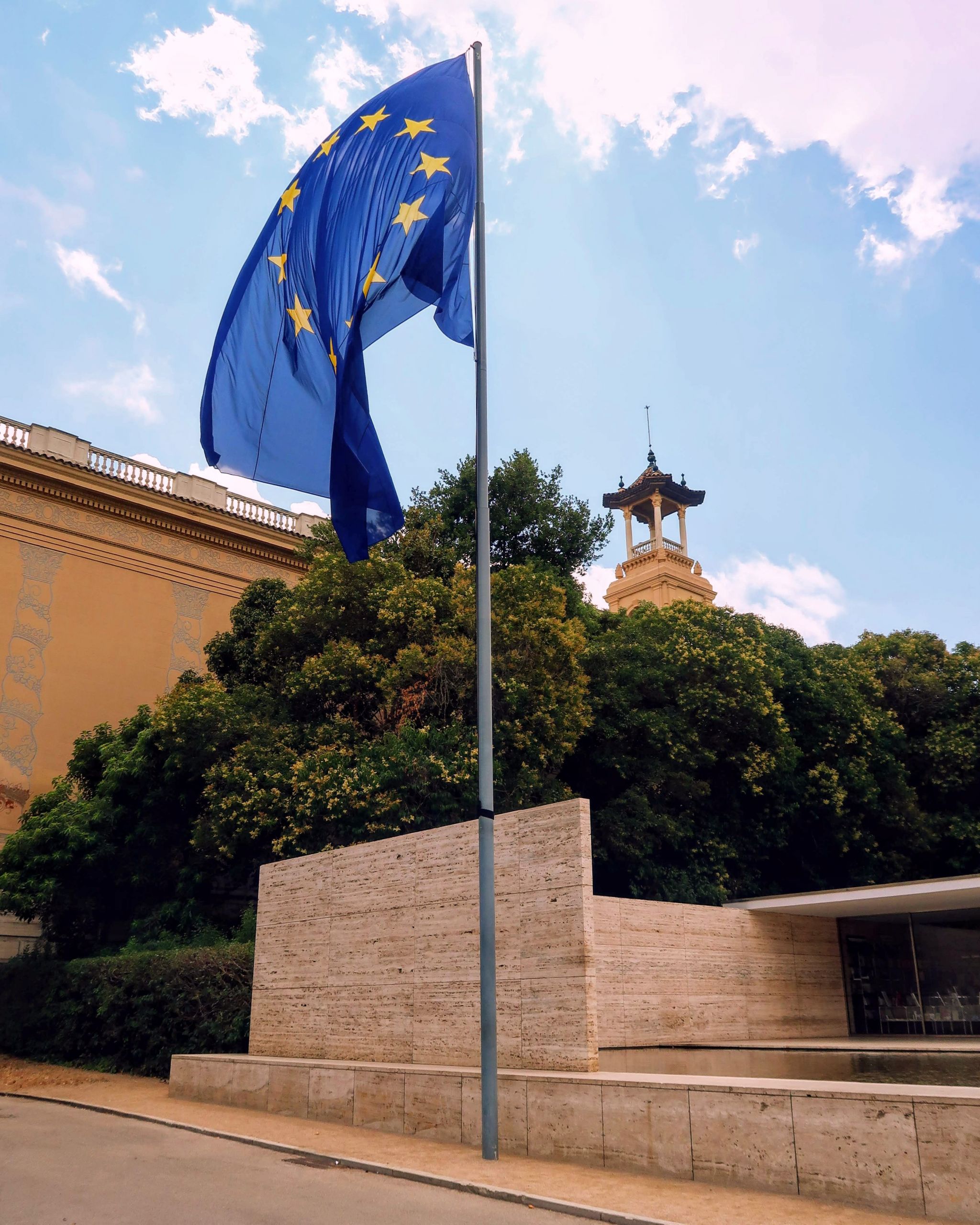 United Kingdom travel @minkaguides EU flag