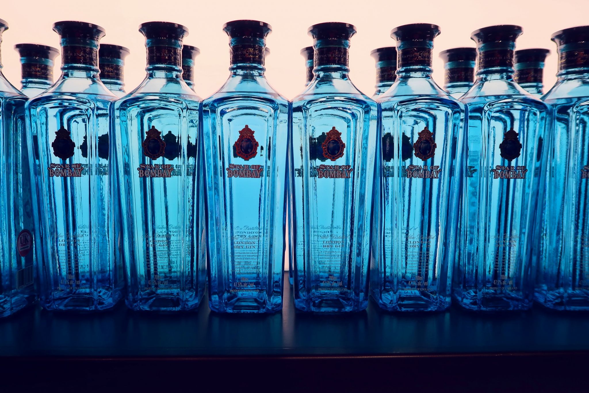 Bombay Sapphire Distillery tour @minkaguides Mill Shop bottles