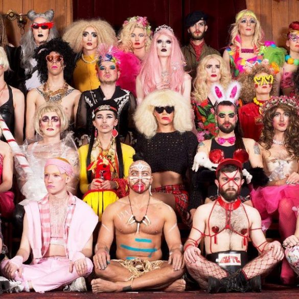 Doing drag - Sink The Pink family photo 2014 - cropped CREDIT Sink The Pink - Jacob Love