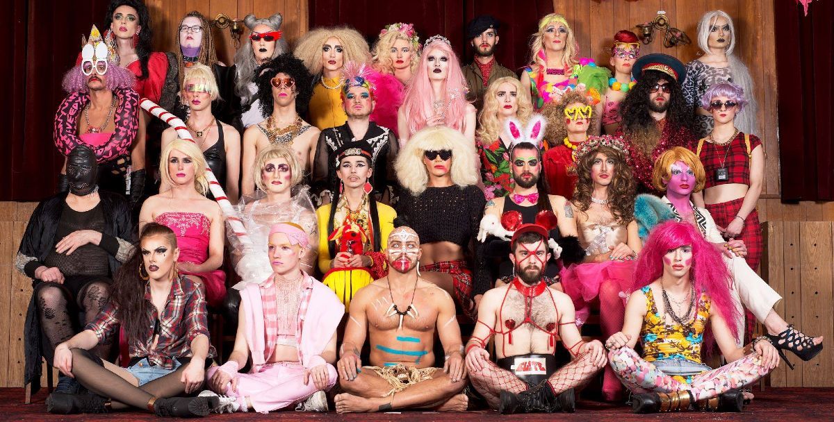 Doing drag - Sink The Pink family photo 2014 - cropped CREDIT Sink The Pink - Jacob Love