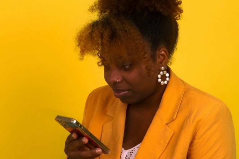 Sliding into dms 101 - share CREDIT Karollyne Hubert-Unsplash